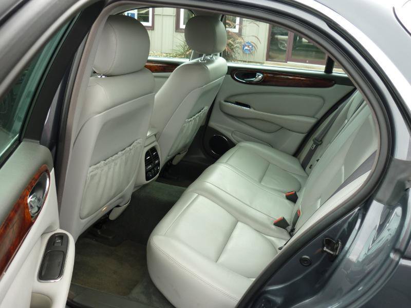 Used 2004 Jaguar XJ8 RWD image 14