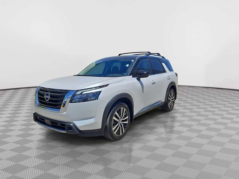Used 2025 Nissan Pathfinder Platinum AWD/4WD image 7