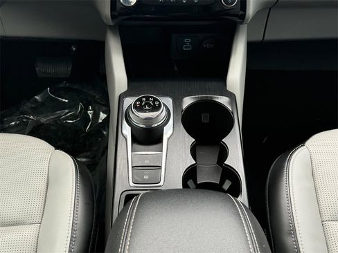 Used 2023 Ford Escape Platinum image 13