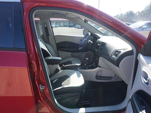 Used 2017 Jeep Compass Latitude w/ Popular Equipment Group image 15