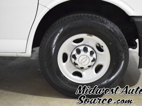 Used 2018 Chevrolet Express 2500 LS w/ Driver Convenience Package RWD image 12