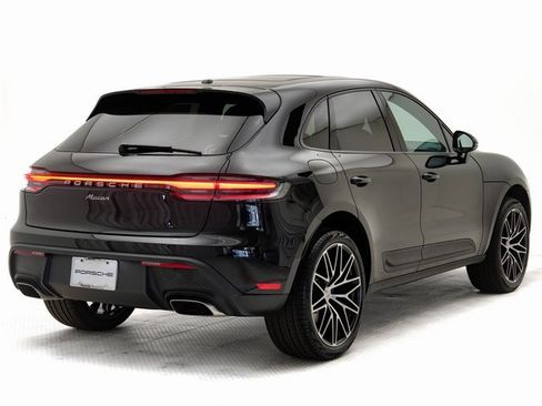 Certified 2025 Porsche Macan image 34