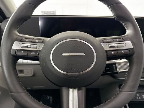 Used 2024 Hyundai Kona Limited FWD image 17