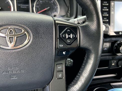 Used 2023 Toyota 4Runner TRD Off-Road Premium AWD/4WD image 18
