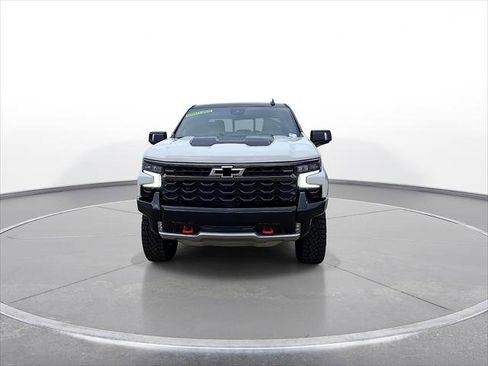 Used 2024 Chevrolet Silverado 1500 ZR2 w/ Technology Package image 3