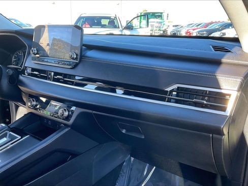 Used 2024 Mitsubishi Outlander SE image 12