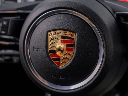 Certified 2026 Porsche Macan AWD/4WD image 22