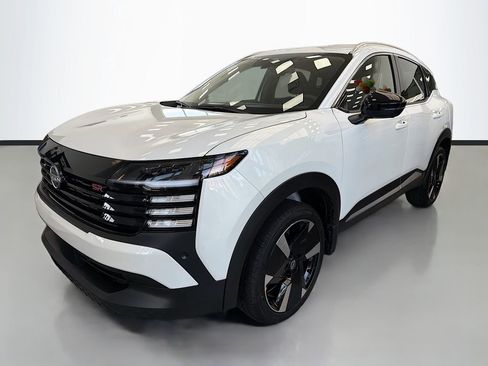 New 2026 Nissan Kicks SR image 4