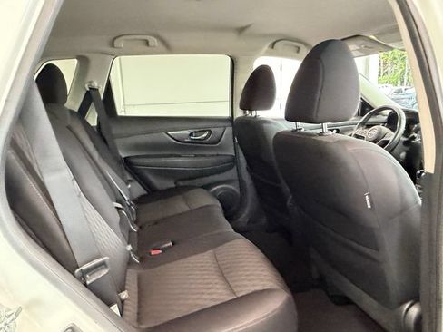 Used 2018 Nissan Rogue SV AWD/4WD image 15