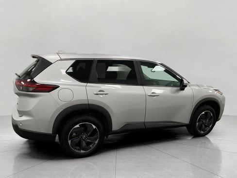 Certified 2025 Nissan Rogue SV image 2