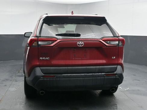 Used 2019 Toyota RAV4 LE image 7