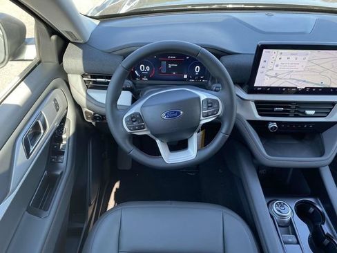 New 2026 Ford Explorer Active w/ Active Comfort Package AWD/4WD image 4