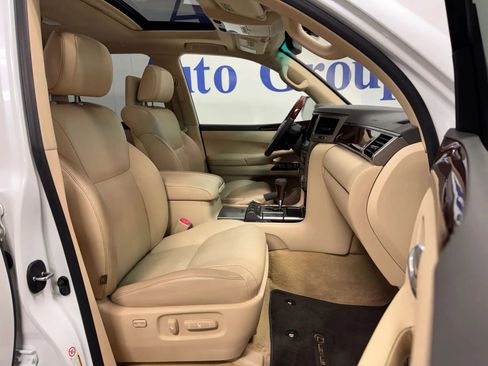 Used 2013 Lexus LX 570 LX 570 Sport Utility 4D image 21