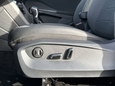 New 2026 Volkswagen Taos SE FWD image 23