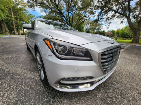 Used 2018 Genesis G80 3.8 RWD image 12