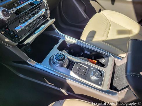 Used 2022 Ford Explorer Platinum image 27