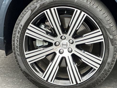 Used 2025 Volvo XC90 T8 Plus AWD/4WD image 36