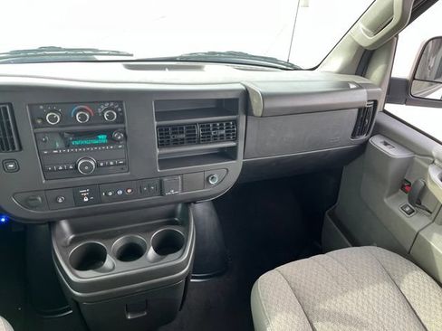 Used 2025 Chevrolet Express 3500 LT w/ LT Preferred Equipment Group RWD image 11