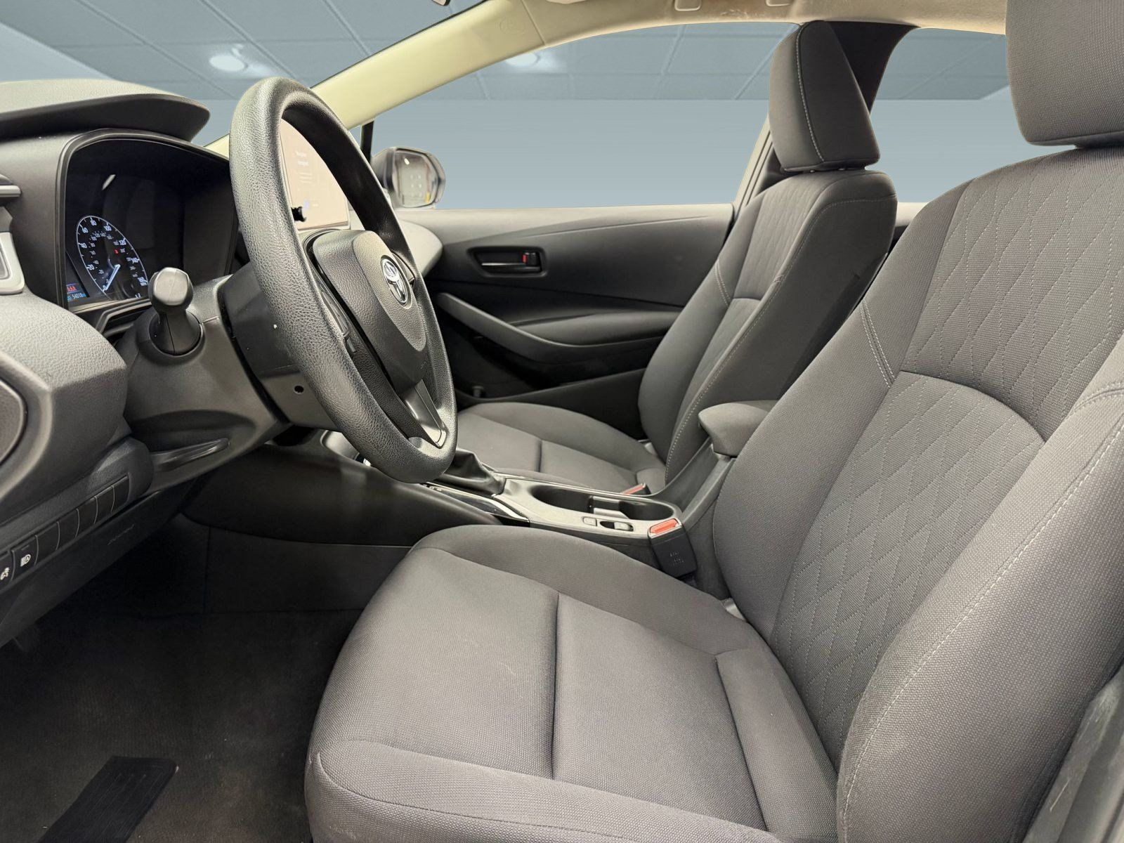Used 2024 Toyota Corolla LE FWD image 4