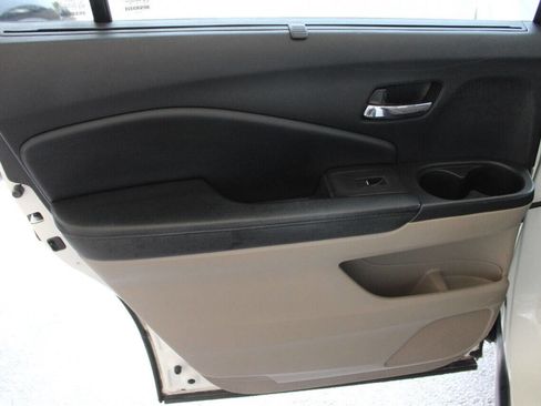 Used 2017 Honda Pilot Touring image 17