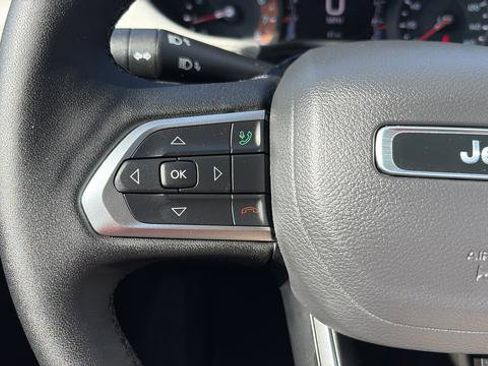 Used 2025 Jeep Compass Limited AWD/4WD image 28