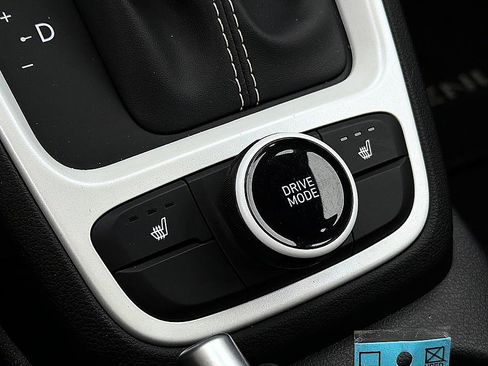 Certified 2023 Hyundai Venue Limited image 14