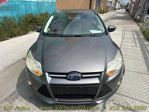 Used 2012 Ford Focus SE image 2