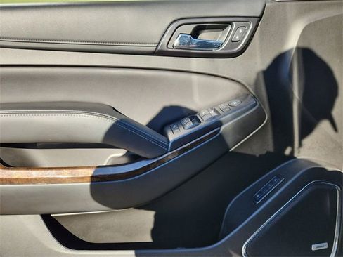 Used 2019 Chevrolet Tahoe LT w/ LT Signature Package image 22