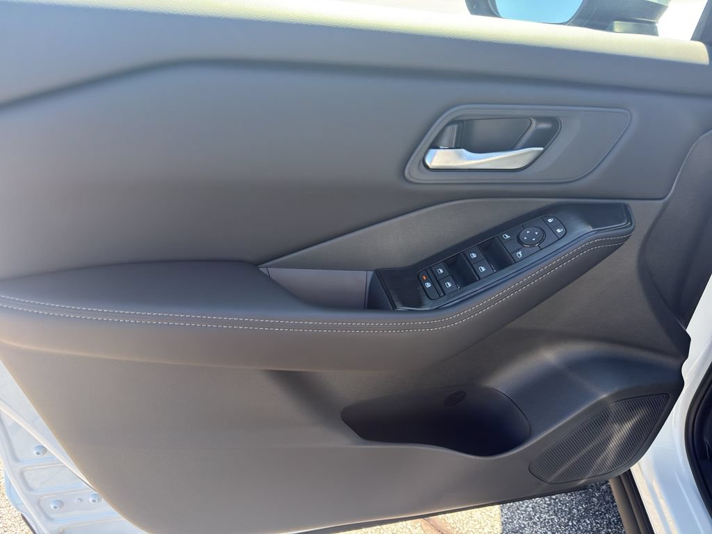 New 2026 Nissan Rogue SV AWD/4WD image 13