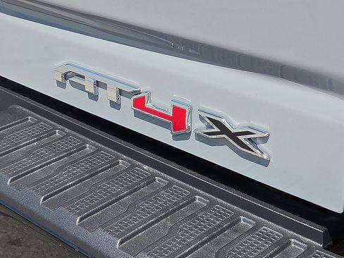 Used 2025 GMC Sierra 2500 AT4X AWD/4WD image 16