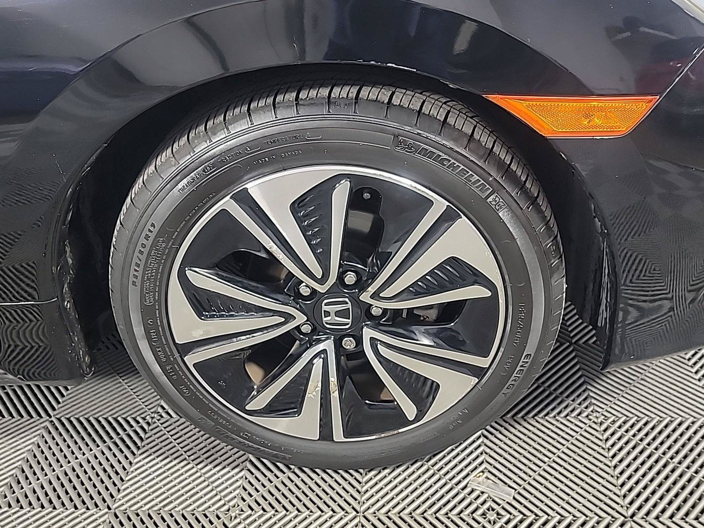 Used 2016 Honda Civic EX-T image 3