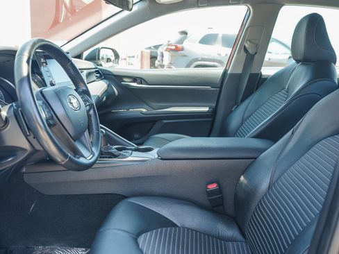 Used 2021 Toyota Camry SE w/ Carpet Mat Package (TMS) FWD image 19