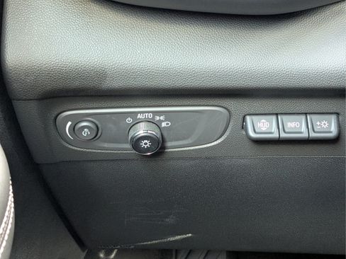 Used 2023 Buick Envision Avenir FWD image 24