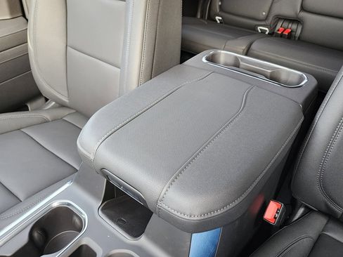 New 2026 GMC Sierra 1500 SLT image 31