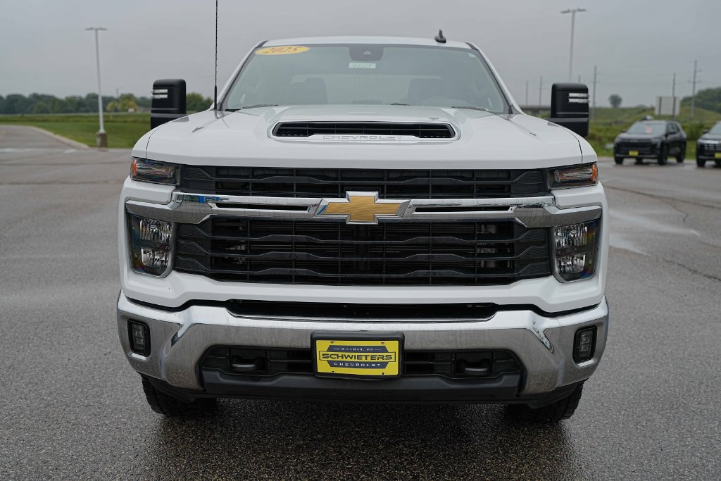 Used 2025 Chevrolet Silverado 2500 LT w/ Convenience Package AWD/4WD image 2