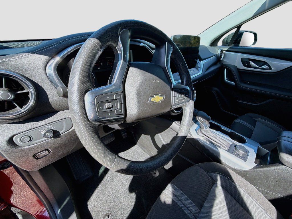 Used 2023 Chevrolet Blazer LT w/ Convenience Package FWD image 12