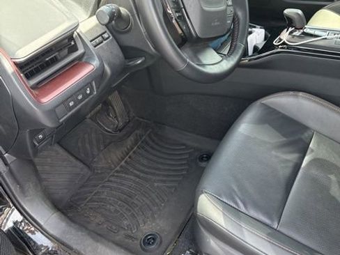 Used 2024 Toyota Prius Prime image 3