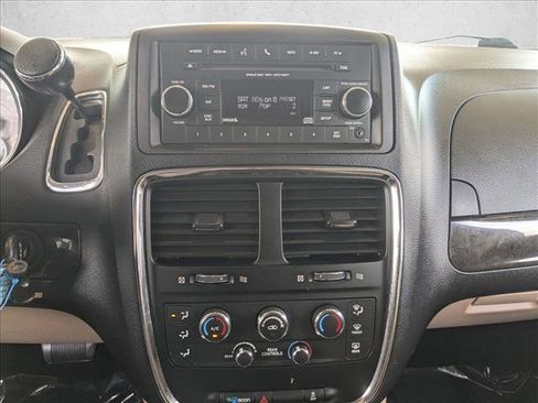 Used 2016 Dodge Grand Caravan SE w/ Quick Order Package 29E SE FWD image 13