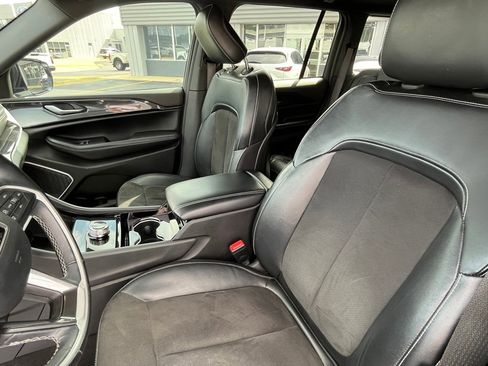 Used 2022 Jeep Grand Cherokee Altitude image 18