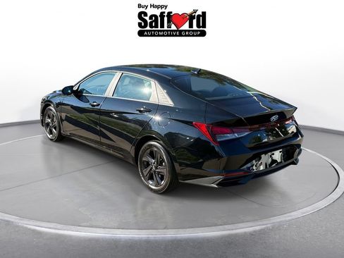 Used 2021 Hyundai Elantra SEL w/ Convenience Package FWD image 5