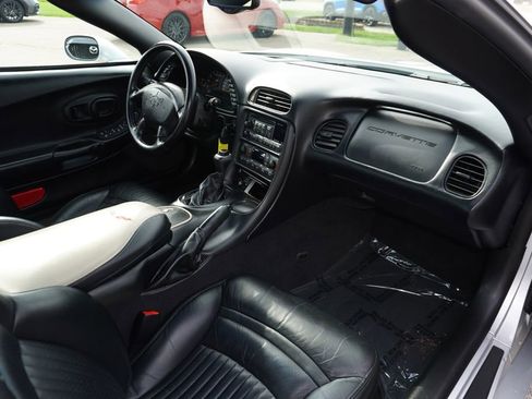 Used 2003 Chevrolet Corvette Coupe w/ Preferred Equipment Group image 26