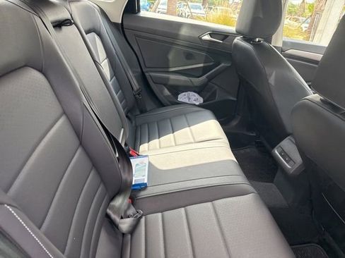 Used 2021 Volkswagen Jetta SE w/ SE Cold Weather Package FWD image 10