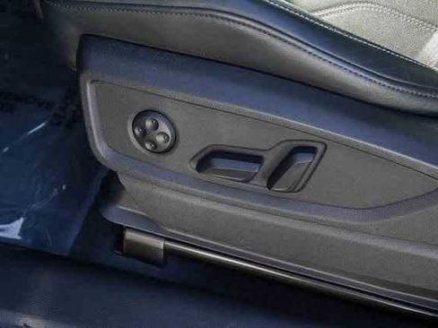Used 2023 Audi Q5 e Premium Plus w/ Premium Plus Package image 25