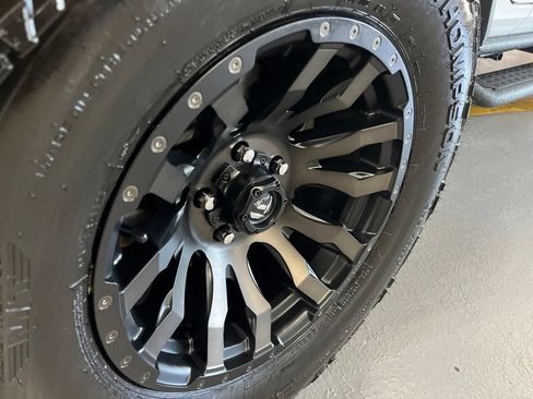 Used 2026 Jeep Wrangler Unlimited Rubicon AWD/4WD image 16