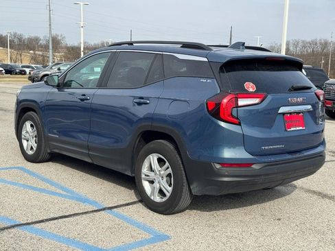 Used 2024 GMC Terrain SLE w/ Driver Convenience Package image 8