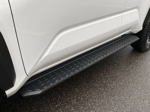 Used 2025 Toyota 4Runner TRD Off-Road image 19