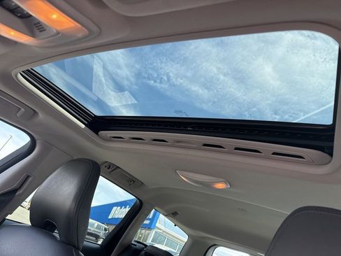 Used 2016 Volvo XC70 T5 Premier w/ Proximity Package image 5