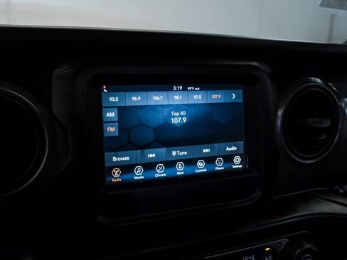 Used 2022 Jeep Wrangler Sport AWD/4WD image 29