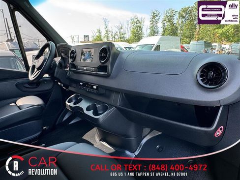 Used 2024 Mercedes-Benz Sprinter 2500 image 39