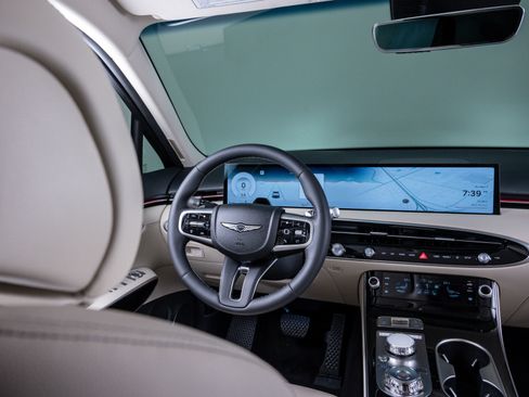 New 2026 Genesis GV70 2.5T AWD/4WD image 14
